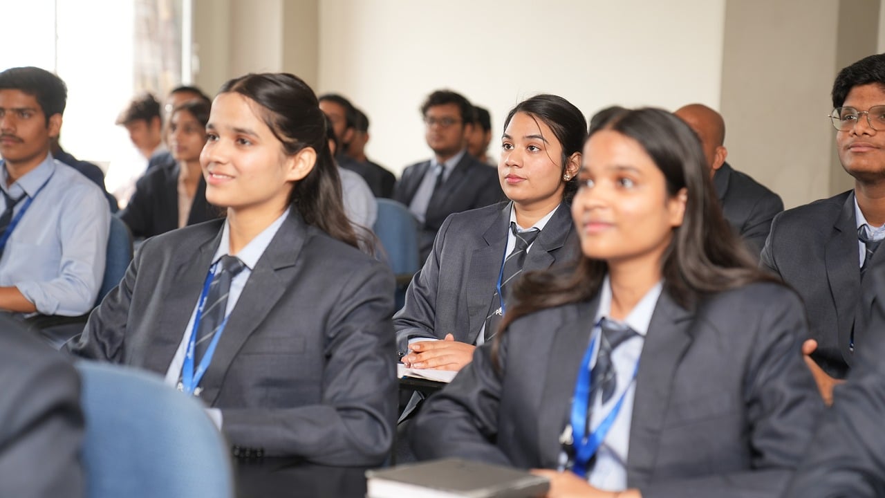 Qualifi Level 4 Diploma in Hospitality and Tourism Management — students, business suit, school, lecture, education, classroom, formal, focus, learning, mba students, youth, teamwork, presentation, serious, teaching, young adults, formal wear, business, learning environment, future career