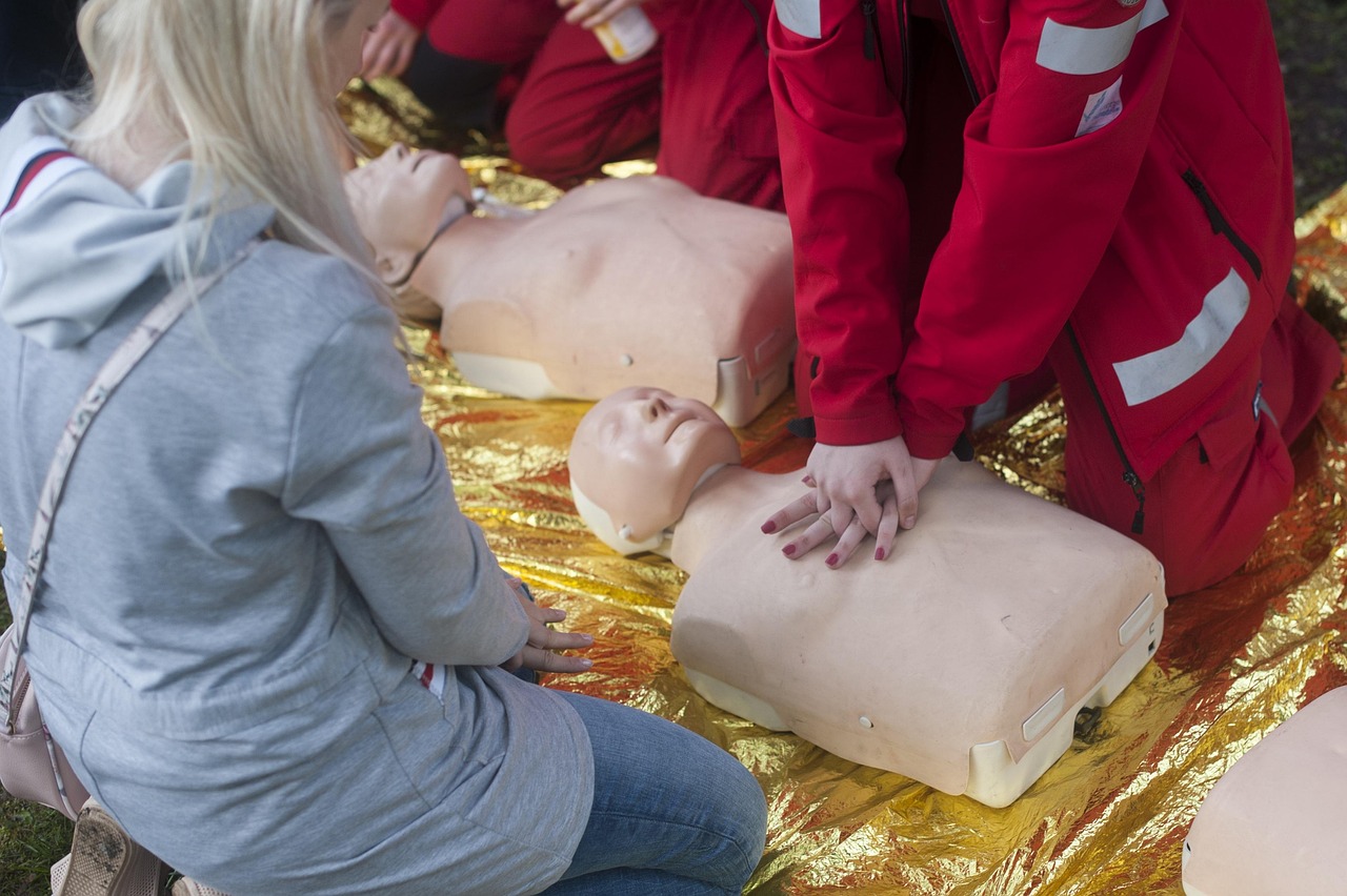 Qualifi Level 3 Award in Basic Life Support and Management of Anaphylaxis in Clinical Practice — resuscitation, help, unconscious, medical, emergency, support, doll, student, treatment, diagnosis, heart, care, doctor, healthcare, health, illness, phantom, reanimation, bls, basic life support, resuscitation, reanimation, reanimation, reanimation, reanimation, reanimation, bls