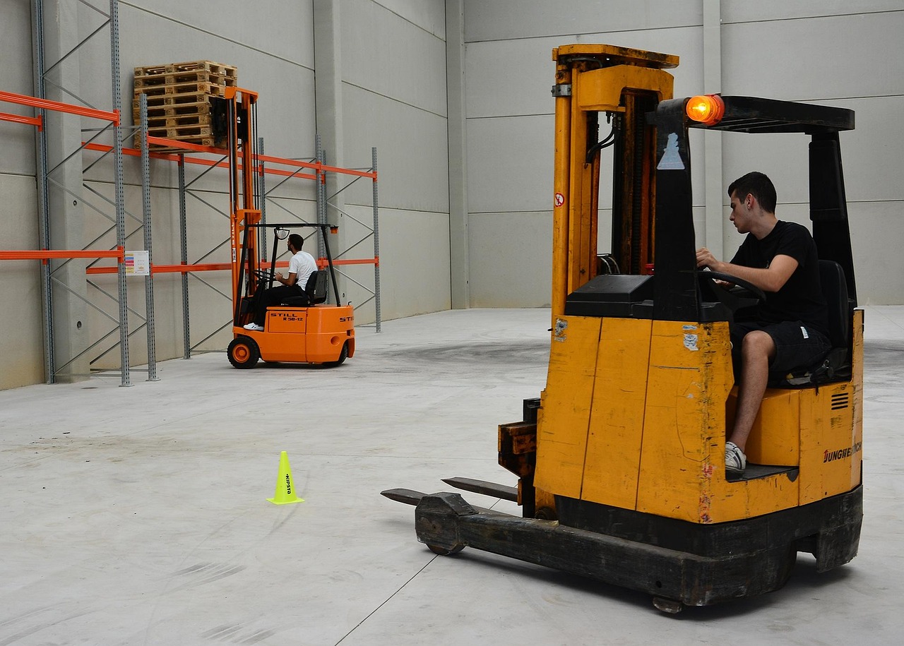 Human Resource Management — Class, practice, retractable, shelves, pallets, palletizing, storage, entrepreneur, job, classroom, engineer, logistics, training, exam, proof, human resources, undertake, people working, professionals, worker, truck, labor, ability, driving, machinery, storage, storage, logistics, logistics, logistics, logistics, logistics, human resources, truck