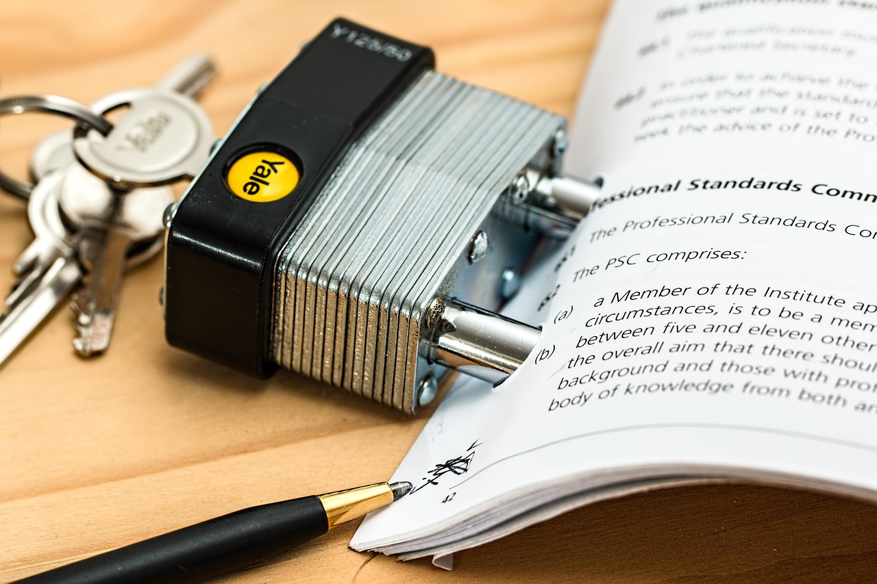 Business Communication — Binding contract, contract, secure, agreement, binding, legal, document, contractual, law, business, deal, sign, pen, signature, lawyer, paperwork, obligation, negotiation, finance, commitment, terms, lock, key, bond, committed, guarantee, locked, obligate, watertight contract, promise, word, contract, contract, contract, contract, legal, legal, legal, legal, legal, law, law, law, lawyer, lawyer, commitment, terms, lock, guarantee