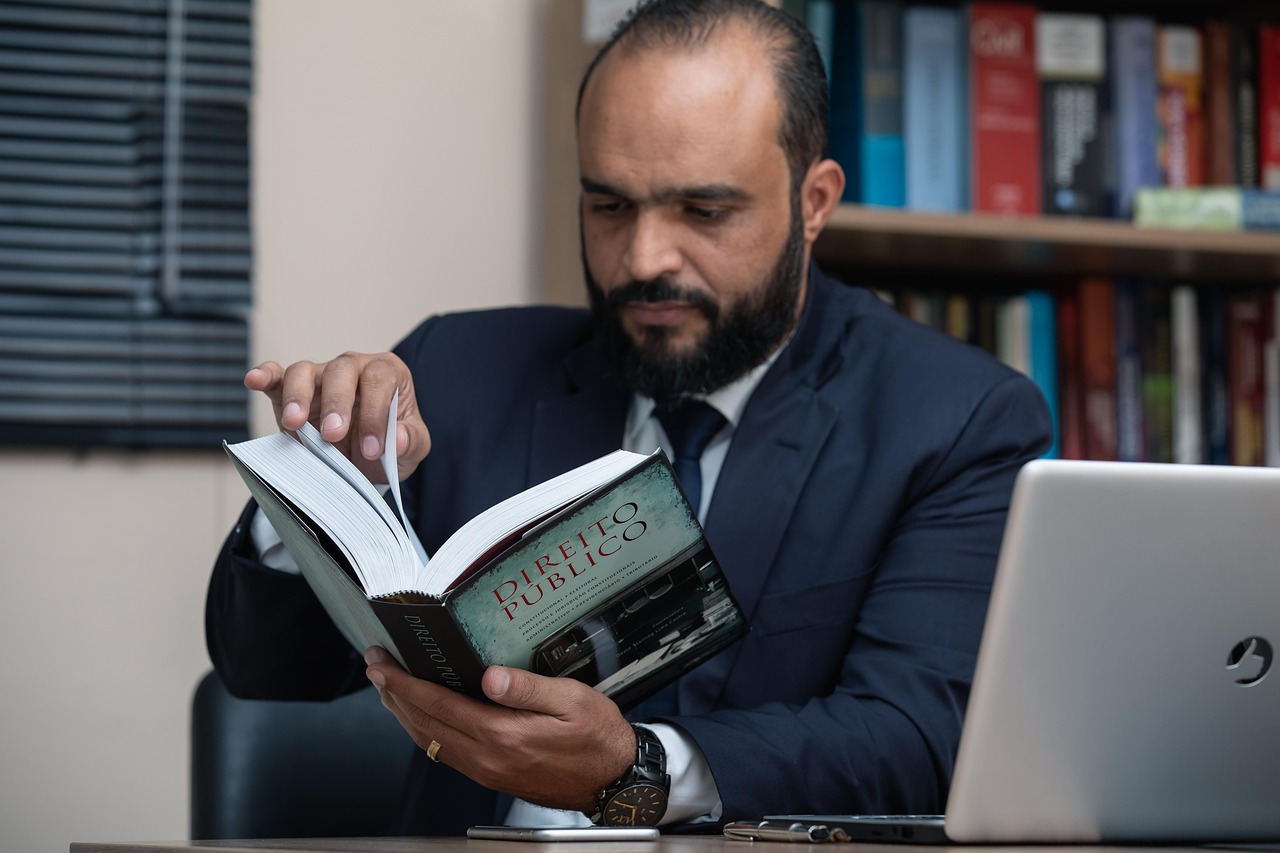 Legal Research and Research Methods — Right, advocacy, attorney, the regulation, bookshelf, paragraph, cool, law, symbol, goddess, justitia, the court, the case-law, woman, europe, bronze, the fair, business, horizontal, jus, statue, female, advocacy, attorney, attorney, attorney, attorney, attorney, law