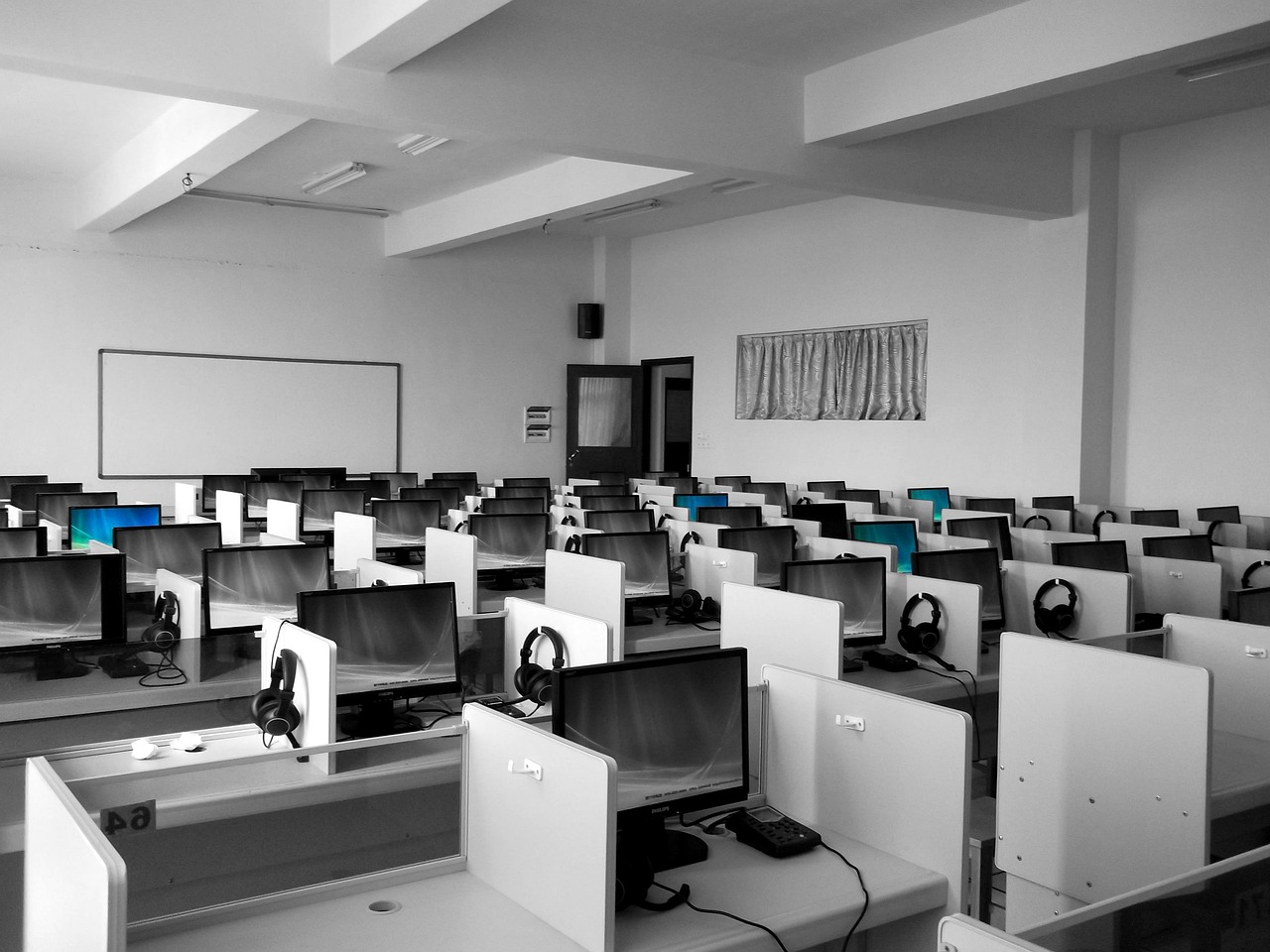 Technopreneurship — Language lab, college, university, cubicles, computers, black and white, isolated color, hdr, huinan, china, gray computer, gray laptop, gray language, gray lab, gray color, cubicles, cubicles, cubicles, cubicles, cubicles