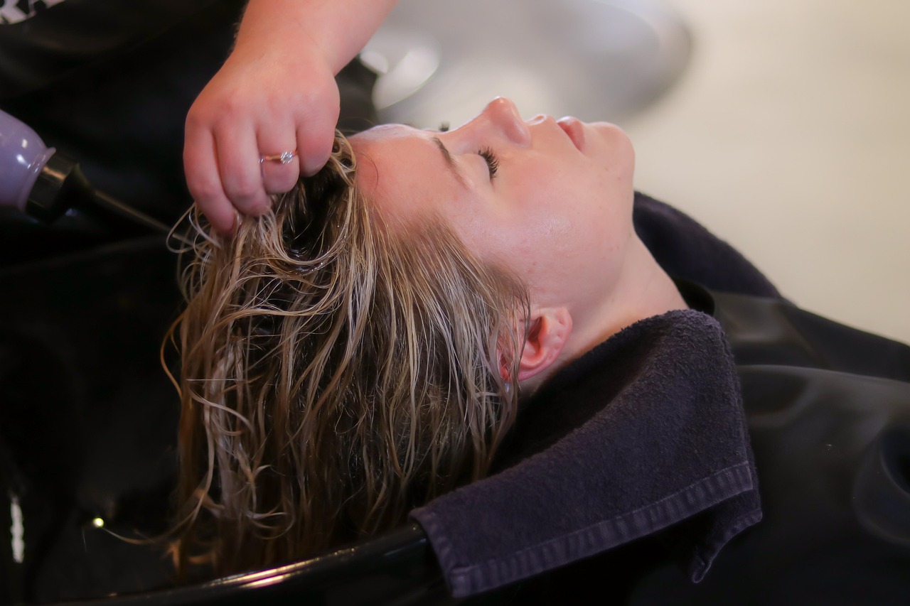 Client consultation — Woman, young, people, girl, adult, beautiful, person, face, hair, lifestyle, beauty salon, salon, shampoo, conditioner, relax, relaxation, hairstyle, color, beauty salon, beauty salon, salon, salon, salon, shampoo, shampoo, shampoo, shampoo, shampoo