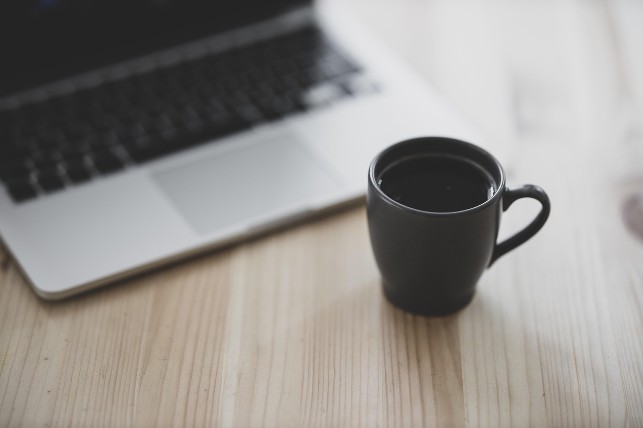 Nutrition Psychology, Food Choices and Eating Habits — Coffee, laptop, work, computer, technology, table, keyboard, cafe, cup, modern, caffeine, drink, morning, espresso, cappuccino, coffee cup, wake, food, brown, good morning, course, restaurant, nutrition