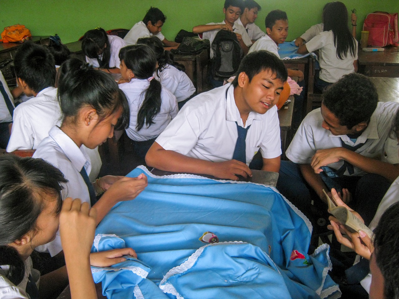 History of TEFL and how people learn — School, education, learning, students, class, people, classroom, study