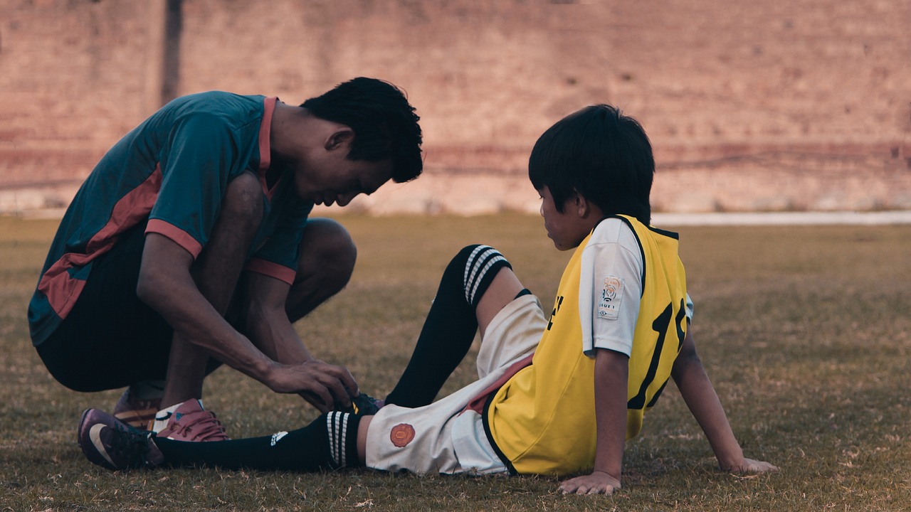Wicket-keeping Coaching in Cricket — Football, coach, coaching, sport, team, game, competition, trainer, man, male, player, soccer, outdoors, field, american, athlete, helmet, referee, discipline, explain, whistle, argument, huddle, texan, brown football, brown gaming, brown game, brown games, discipline, discipline, discipline, discipline, discipline, argument, argument