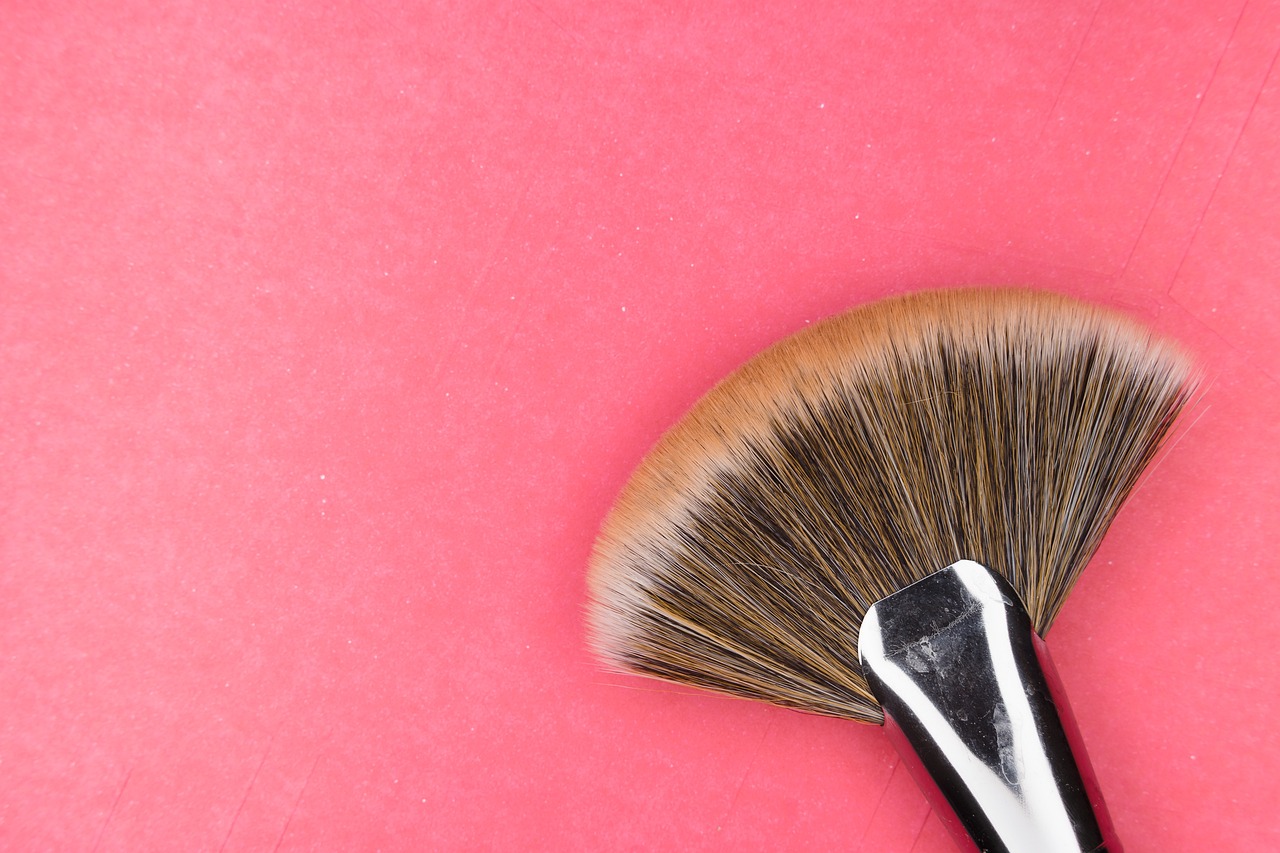 Client consultation and profiling — Paint brush, make up, wedding, salon, beauty, spa, fashion, woman, beautiful, female, cosmetics, face, table, palette, consumer, advisor, professional, consulting, salon, salon, salon, salon, salon, spa, spa, spa, cosmetics, cosmetics, cosmetics, advisor
