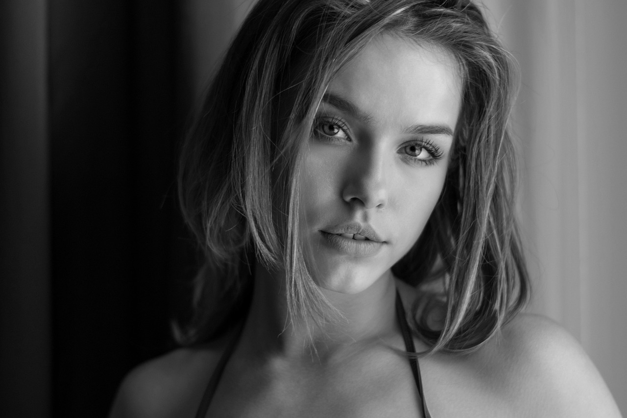 Massage using advanced techniques — Portrait, adult, woman, facial expression, girl, beautiful, model, young, face, hair, pretty