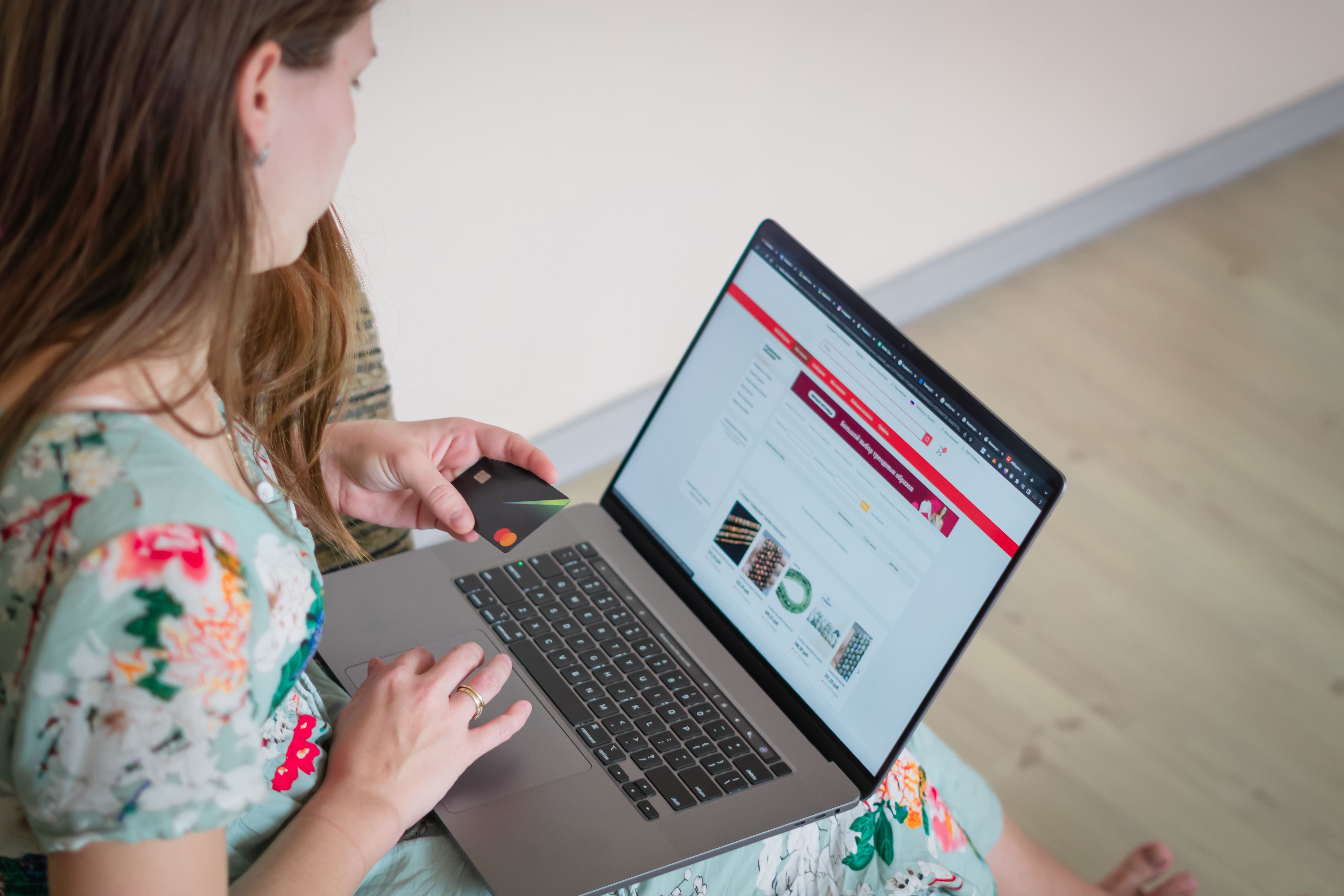 Pathway Level 4 Diploma in IT – E-commerce — Children focus on computers in a modern classroom setting.